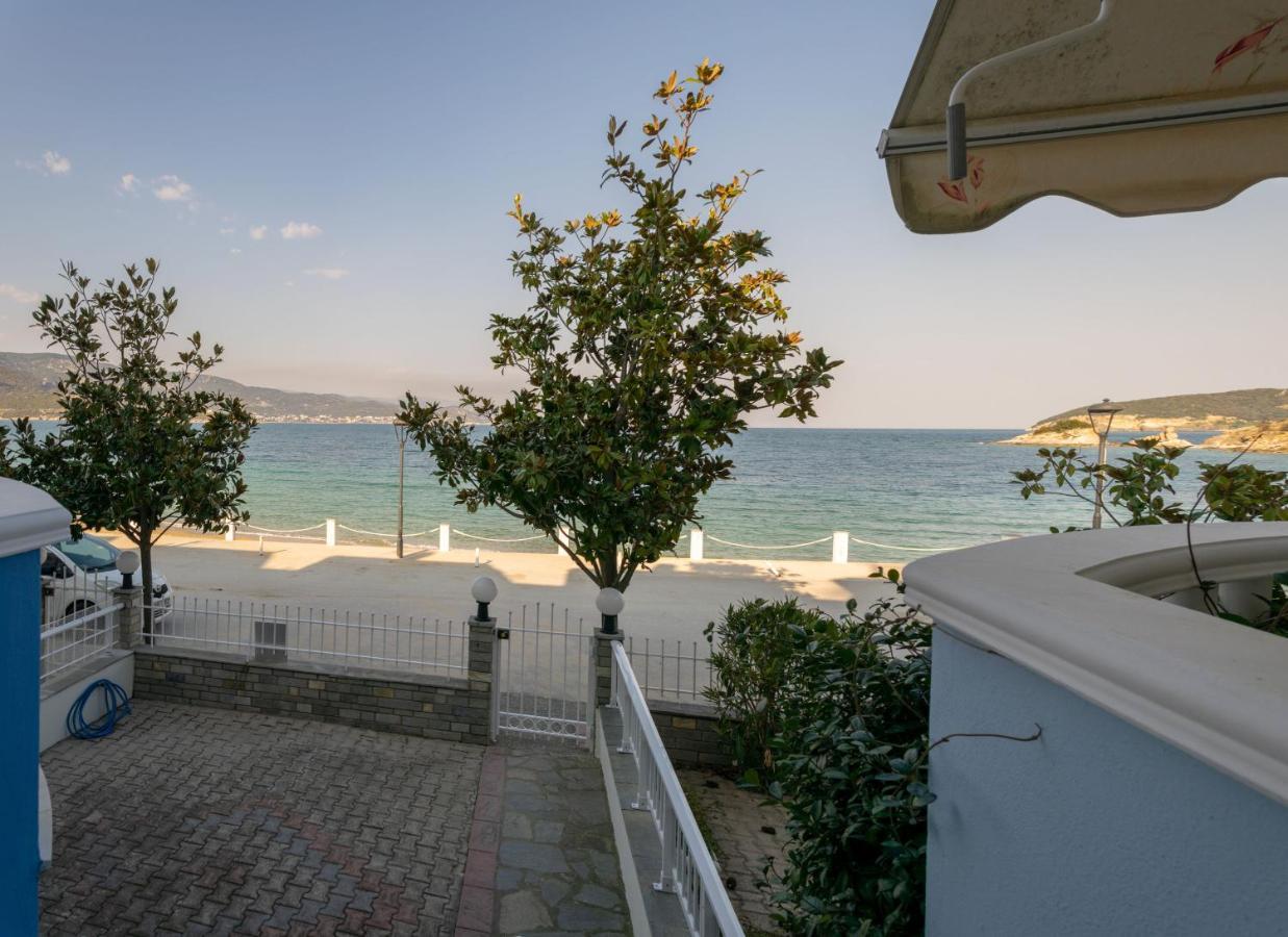 Villa Just On The Sea 1 à Nea Iraklitsa Extérieur photo