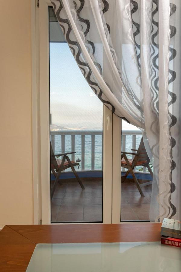 Villa Just On The Sea 1 à Nea Iraklitsa Extérieur photo